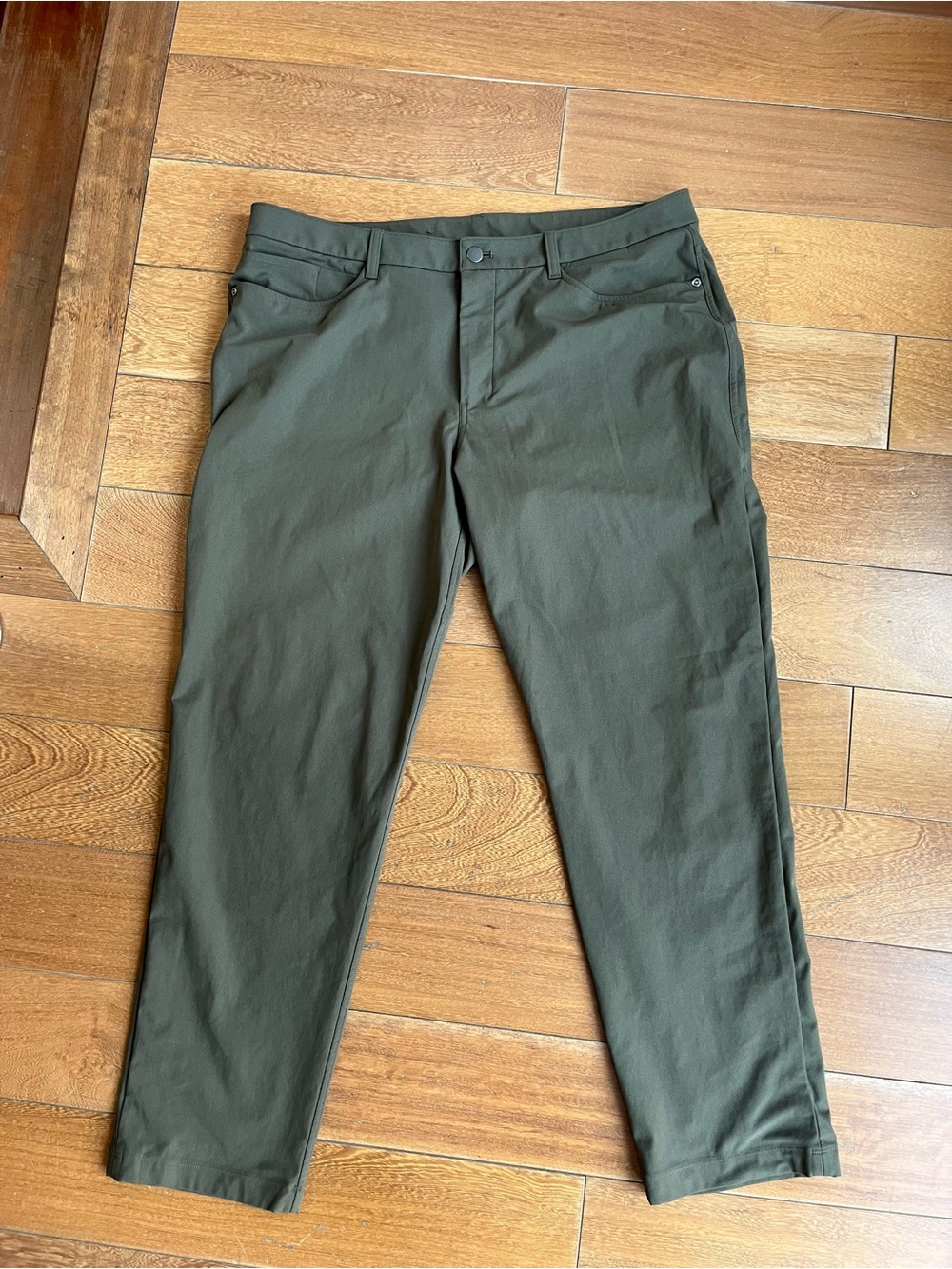 lululemon athletica Men's Olive Chino-Style Pants